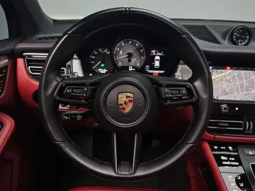 2023 Porsche Macan с пробегом 34 413 км