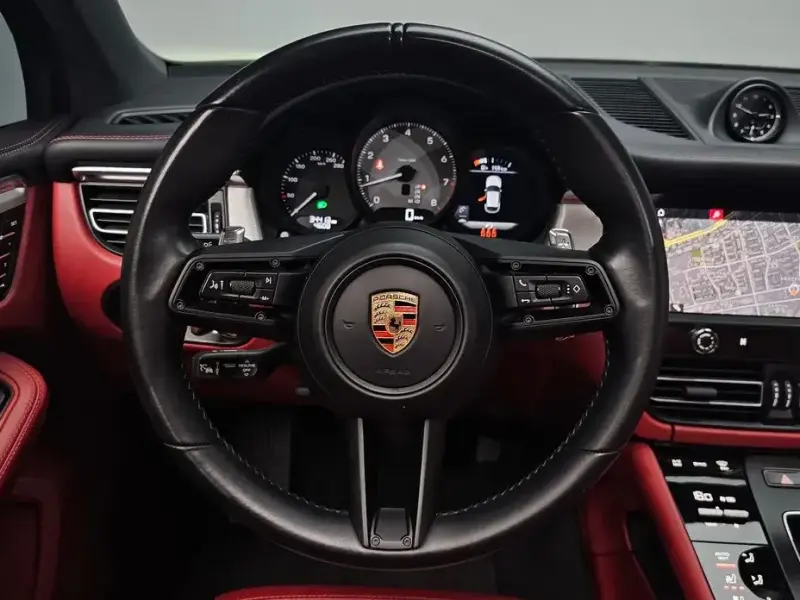 2023 Porsche Macan с пробегом 34 413 км