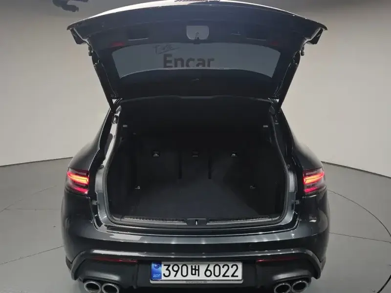 2023 Porsche Macan с пробегом 34 413 км