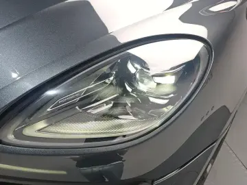 2023 Porsche Macan с пробегом 34 413 км