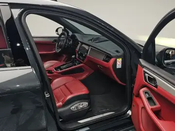 2023 Porsche Macan с пробегом 34 413 км