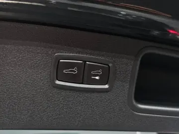 2023 Porsche Macan с пробегом 34 413 км