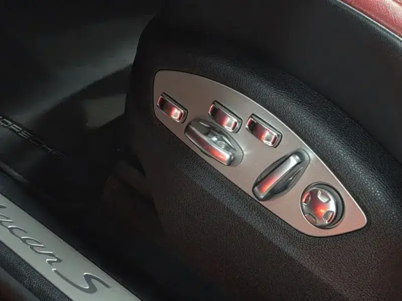 2023 Porsche Macan с пробегом 34 413 км
