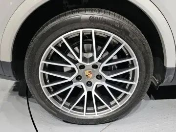 2023 Porsche Cayenne с пробегом 13 858 км
