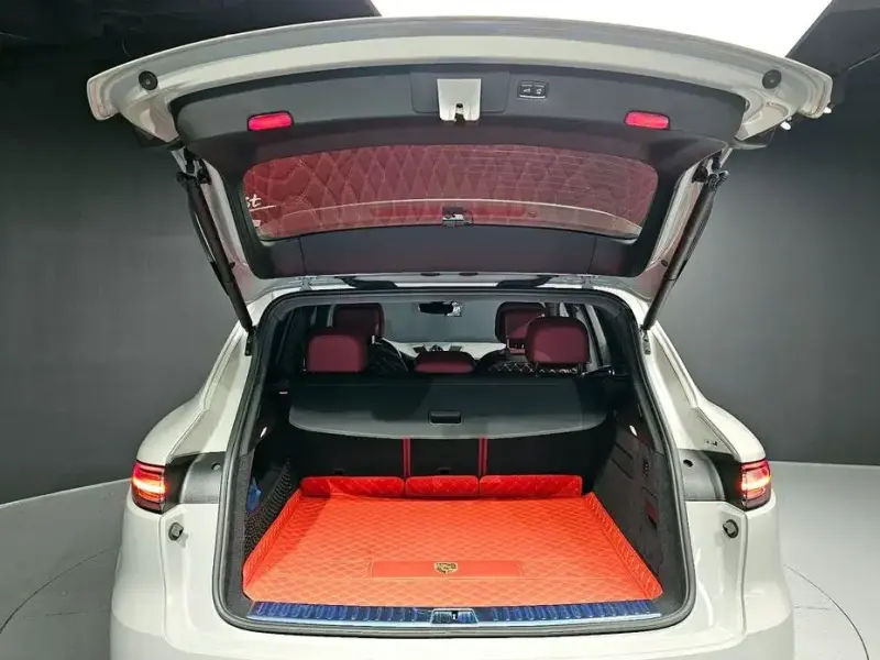 2023 Porsche Cayenne с пробегом 13 858 км