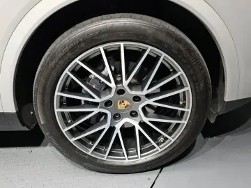 2023 Porsche Cayenne с пробегом 13 858 км