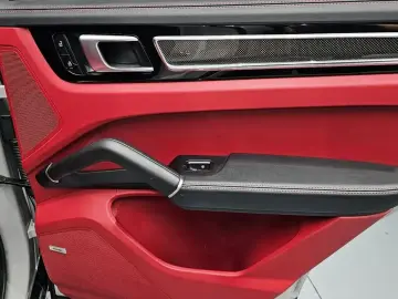 2023 Porsche Cayenne с пробегом 13 858 км