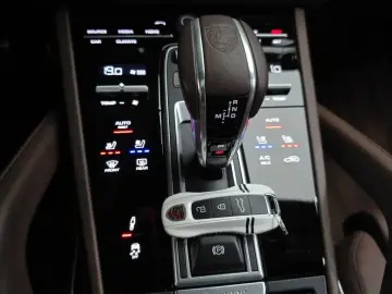 2022 Porsche Cayenne с пробегом 24 120 км