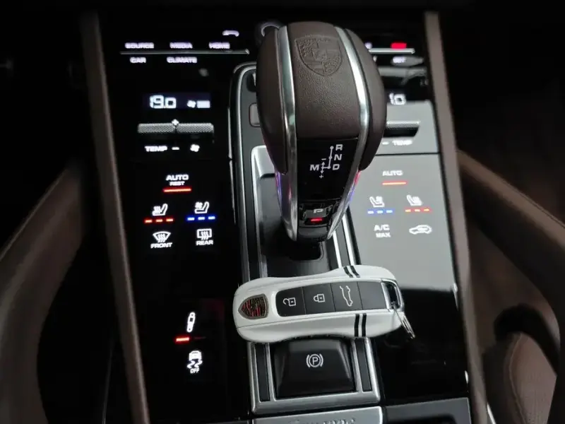 2022 Porsche Cayenne с пробегом 24 120 км