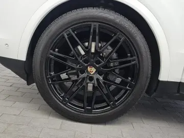 2023 Porsche Cayenne с пробегом 50 178 км