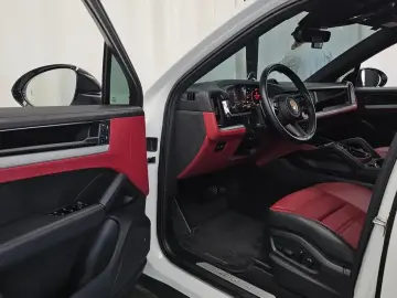 2023 Porsche Cayenne с пробегом 50 178 км