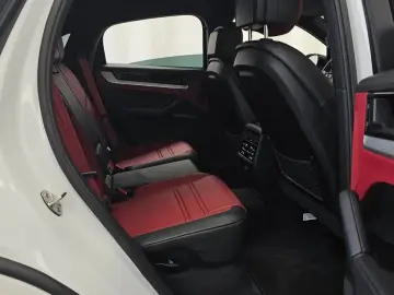 2023 Porsche Cayenne с пробегом 50 178 км