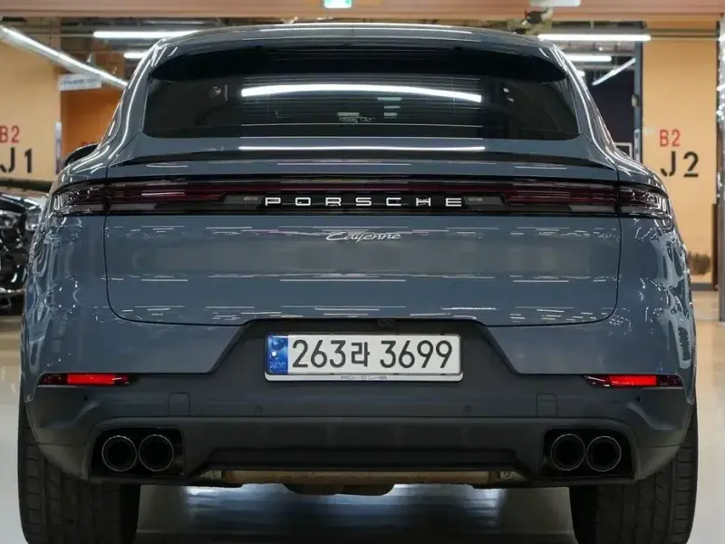 2023 Porsche Cayenne с пробегом 27 000 км