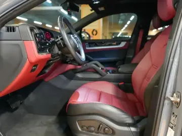 2023 Porsche Cayenne с пробегом 27 000 км