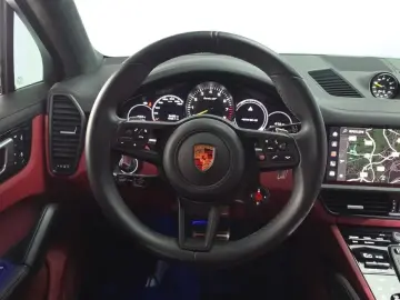 2022 Porsche Cayenne с пробегом 24 483 км