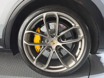 2022 Porsche Cayenne с пробегом 24 483 км
