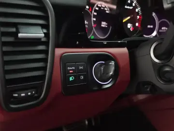 2022 Porsche Cayenne с пробегом 24 483 км