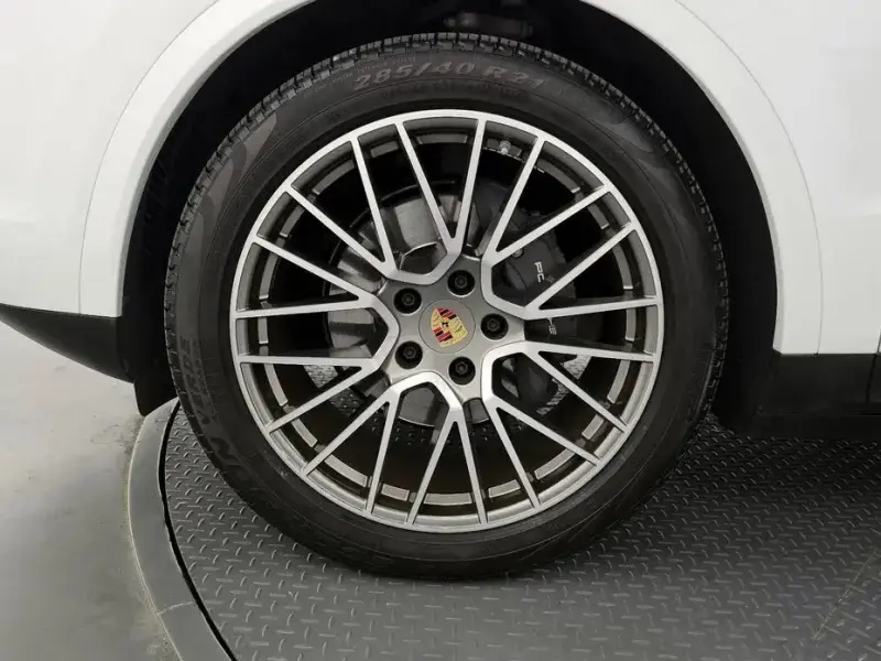 2023 Porsche Cayenne с пробегом 25 038 км