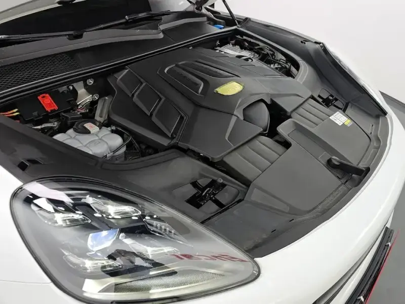 2023 Porsche Cayenne с пробегом 25 038 км