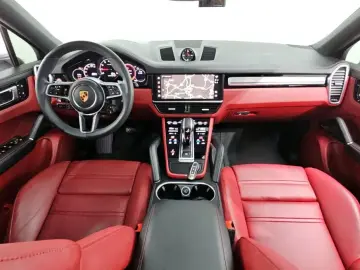 2023 Porsche Cayenne с пробегом 25 038 км