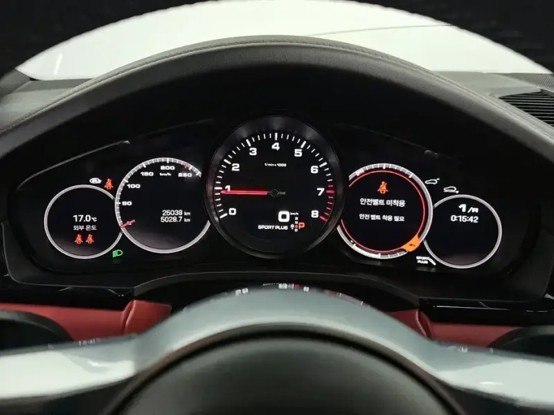2023 Porsche Cayenne с пробегом 25 038 км