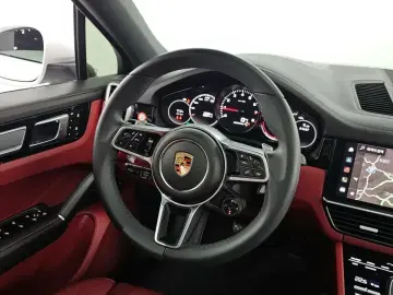 2023 Porsche Cayenne с пробегом 25 038 км