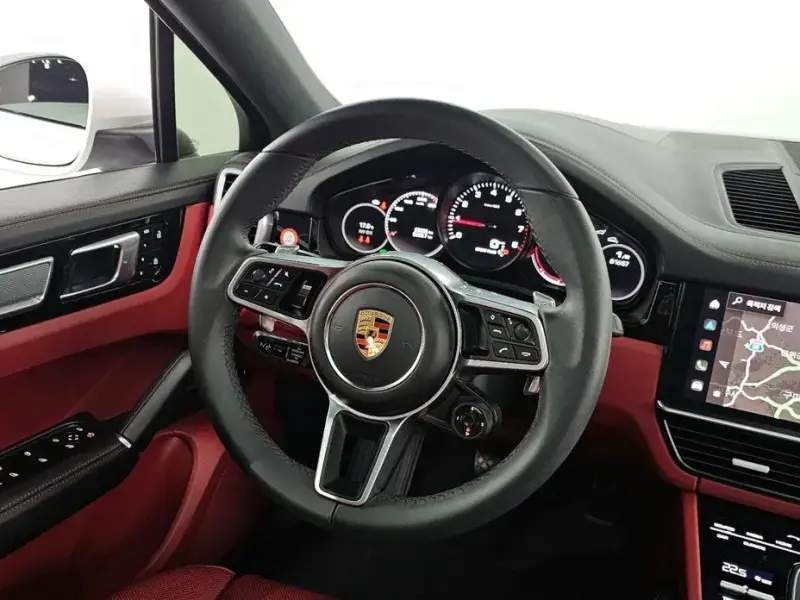 2023 Porsche Cayenne с пробегом 25 038 км