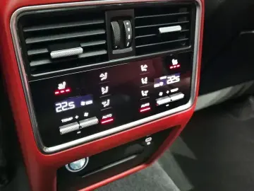 2023 Porsche Cayenne с пробегом 25 038 км