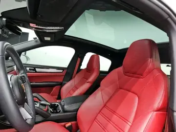 2023 Porsche Cayenne с пробегом 25 038 км