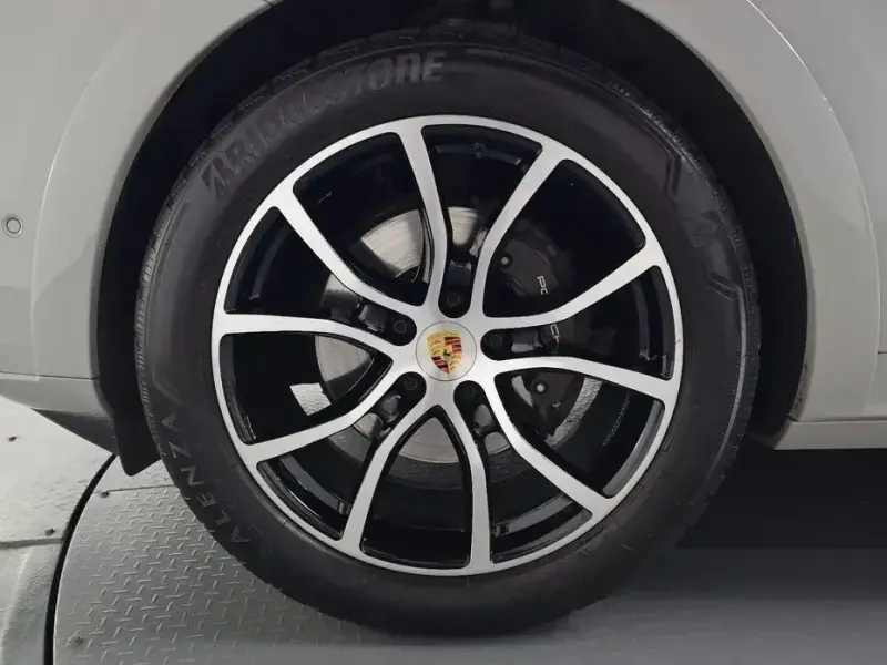 2023 Porsche Cayenne с пробегом 22 635 км
