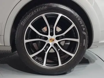 2023 Porsche Cayenne с пробегом 22 635 км