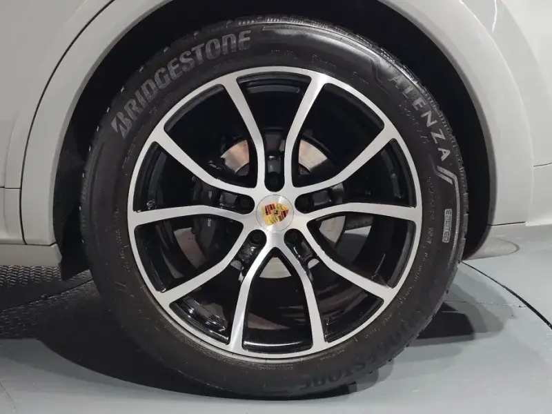 2023 Porsche Cayenne с пробегом 22 635 км