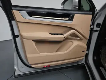 2023 Porsche Cayenne с пробегом 22 635 км