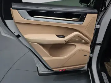 2023 Porsche Cayenne с пробегом 22 635 км