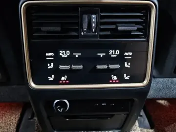 2023 Porsche Cayenne с пробегом 22 635 км