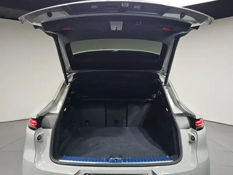 2023 Porsche Cayenne с пробегом 22 635 км