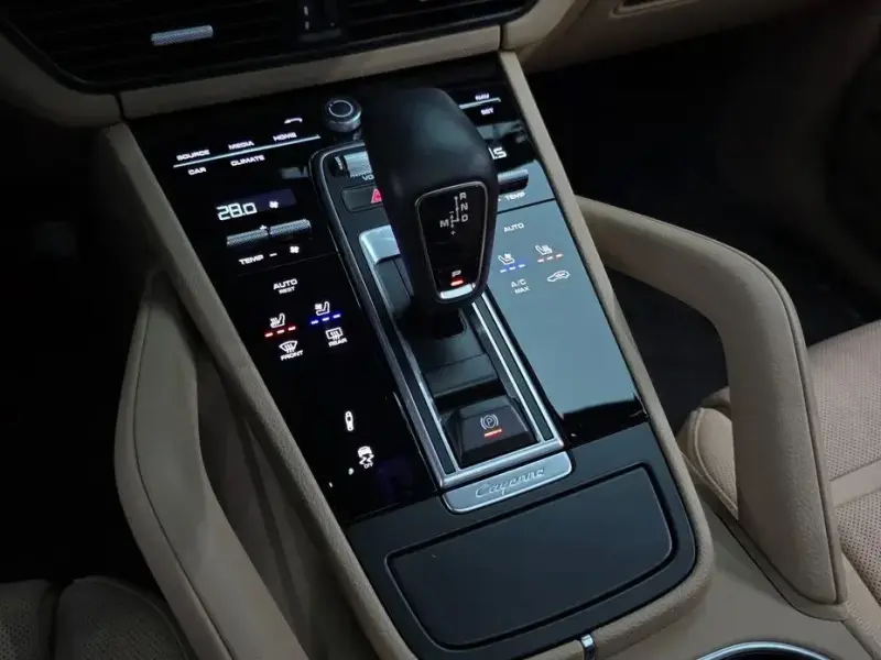 2023 Porsche Cayenne с пробегом 40 915 км