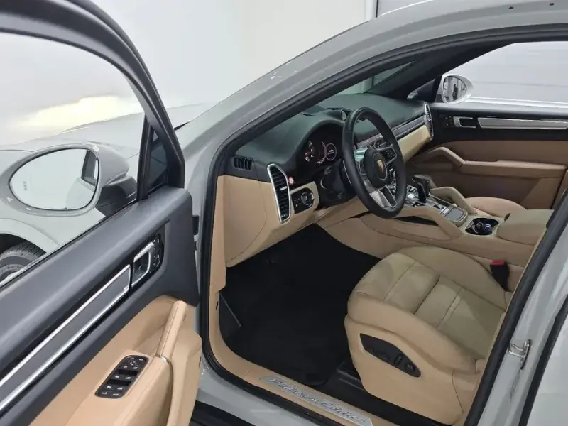 2023 Porsche Cayenne с пробегом 40 915 км