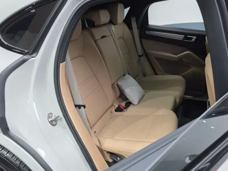 2023 Porsche Cayenne с пробегом 40 915 км