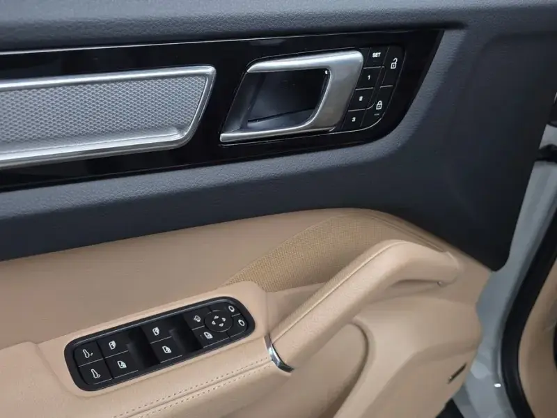 2023 Porsche Cayenne с пробегом 40 915 км