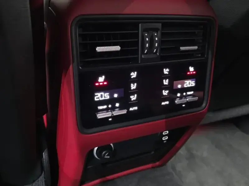 2022 Porsche Cayenne с пробегом 49 130 км