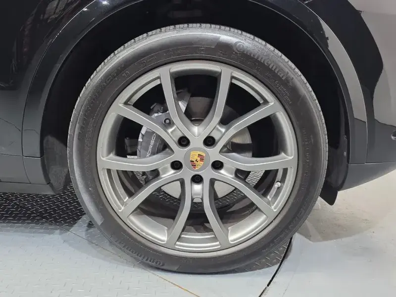 2023 Porsche Cayenne с пробегом 24 476 км
