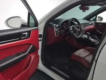 2023 Porsche Cayenne с пробегом 52 978 км