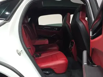 2023 Porsche Cayenne с пробегом 52 978 км