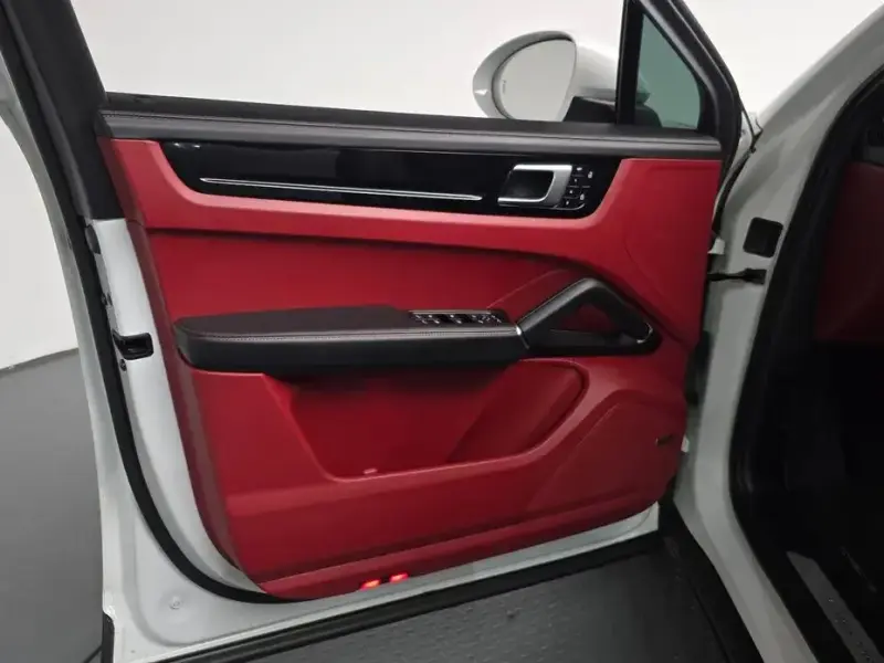 2023 Porsche Cayenne с пробегом 52 978 км