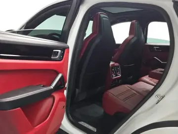 2023 Porsche Cayenne с пробегом 52 978 км