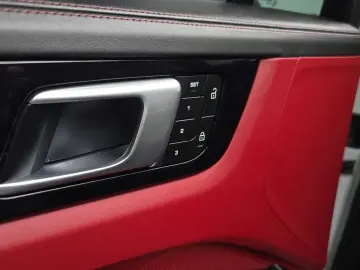 2023 Porsche Cayenne с пробегом 52 978 км