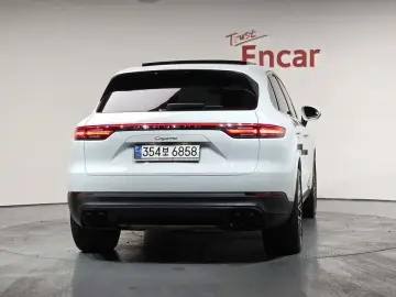 2023 Porsche Cayenne с пробегом 51 897 км