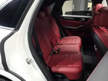 2023 Porsche Cayenne с пробегом 51 897 км