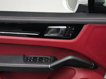 2023 Porsche Cayenne с пробегом 51 897 км